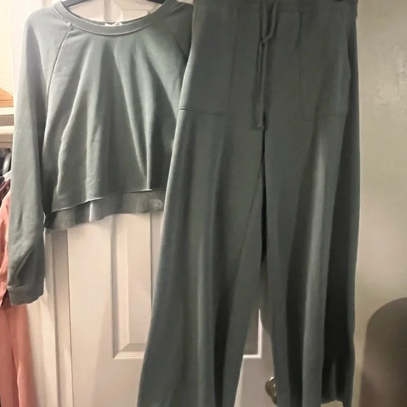 Double Zero Green Sweatpants & Matching Sweatshirt Soft Cotton Blend - Picture 9 of 9